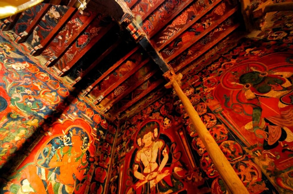 paintings-inside-temple-at-tabo-monastery-in-india